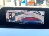 【360&deg;ビューモニター】専用のカメラにより、上から見下ろしたような視点で360度クルマの周囲を確認することができます☆死角部分も確認しやすく、狭い場所での切り返しや駐車もスムーズに行えます。