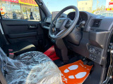 シートヒーター付いています♪寒いと思ったらこちらのシートヒーターが大活躍!すぐにシートが温まり寒い朝にも大変便利♪