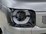 LEDヘッドライトです。デザイン性がよくとても明るいので、夜間の走行や悪天候でも安心です。