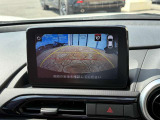 バックカメラで駐車をサポートいたします。