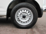 右前 145/80R12タイヤ&純正12インチスチールホイール。