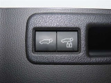 パワーバックドアを装備しております。