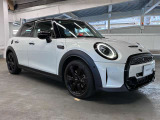 BMW・MINIの厳しい試験を突破したメカニックが多数在籍しております。ご購入後の納車前整備をしっかりいたします。楽しいMINIライフをお過ごしください。