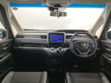 【前方視界】開放的な前方視界!運転がしやすく疲れにくいです♪窓が大きく、見通しがとっても良いおクルマですよ♪