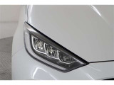 LEDヘッドライトです。デザイン性がよくとても明るいので、夜間の走行や悪天候でも安心です。しかも長寿命!