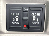 【両側パワースライドドア】スマートキーや運転席のスイッチで後席両側スライドドアの開閉が可能♪電動だから力を入れてドアを開ける必要が無く、小さなお子様でも簡単に開け閉めでき快適です♪