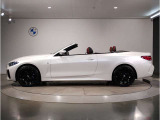【拘りのFR】BMWが多く採用するFR車。ダイレクトでスポーティな加速感・シャープなハンドリングを実現。縦置きエンジンレイアウトにより、フラットで上質な乗り味です。