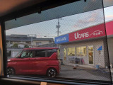 ロールサンシェードが両側についています!!