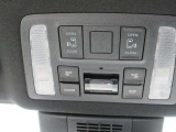 リヤドアは左右電動スライドドア