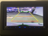 バックモニター付きで、車庫入れやバック時の後方確認をサポート。