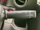 操作しやすいウインカーレバーは、安全な車線変更をサポートします。直感的な操作感で、スムーズな運転をサポートします。