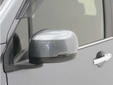 ◆ドアミラーウインカー◆ドアミラーにウインカーを装備しています。対向車に自身の進行方向を合図し安全に運転できます。