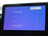 CD・DVD(再生機能)・ブルートゥース等を使用することができます。