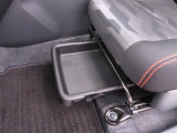 お車を購入される際はご不明な点や不安な点もあるかと思いますが、困ったらお気軽にご相談下さい! 0566-71-1630 までお電話頂ければ当店のスタッフがじっくりお話を聞かせて頂きます!