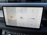 最新のインフォテイメントシステムの【Pivi Pro】はスマホのような直感的な操作性が特徴。ナビはもちろん、AppleCarplayやAndroidAutoも搭載しており対応アプリの操作も可能です。