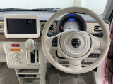 このハンドルを握った時に、車を所有している優越感を味わえますね