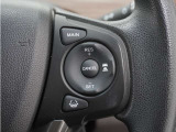 ◆アダプティブクルーズコントロール◆予め設定した車速内でクルマが自動的に加減速。前走車との適切な車間距離を維持しながら追従走行します。【LKAS】車線維持支援システムでステアリング操作を支援。