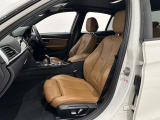 スポーツシートはサポートも良く長時間運転しても疲れません。