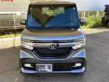 お客様に安全で快適なカーライフをお送りいただくために、中古車にも高いレベルの品質基準を設け、その基準に従って、全ての中古車について納車前整備を実施しています。