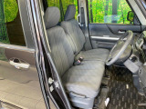 運転席シート廻りは使用感も少なく、良好な状態となっています。丁寧に使われていたことがよくわかりますね。
