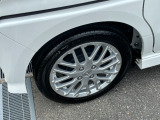 車体にぴったりの純正ホイールです。