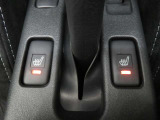 運転席・助手席にはシートヒーター機能が内蔵されています。暖房が効いてくる前に暖かくなる嬉しい装備です。