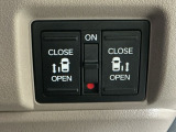 【両側パワースライドドア】両側がパワースライドドアになっており、運転席のスイッチやスマートキーでも開閉が可能です!開口部も広いので乗り降りも楽々♪