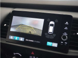◆リアワイドカメラシステム◆3種類の表示で後方確認をサポート♪セレクトレバーを「R」の位置に入れるとカメラ画像に切り替え。ノーマルビューでは従来のリアカメラと同様の標準的なビューで表示します!