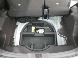 【車載工具】タイヤ交換には必需品ですね!万が一に役立つ工具です。緊急時に備え、使い方をしっかり覚えておきましょう。
