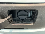 ディーラーオプションのAC外部給電器を使えば、アウトドアや災害時などもしもの時に役立つ外部給電機能を搭載しております。詳しくはスタッフまでお問い合わせください。