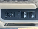 【パワーウインドウ】運転席のスイッチで、各席の窓ガラスの開閉ができます!あると便利ですよね!