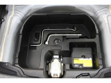 もしもの時のパンク修理キット。空気バルブに薬剤を入れて電動コンプレッサで空気を送り込むだけなので危険な作業や体力が少なくてすみます。ですがあくまで応急処置の為本修理が必要です。