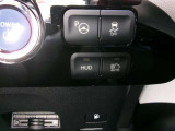 HUD(ヘッドアップディスプレイ)は運転席フロントガラスに速度表示などが写る便利機能!視線の移動を最小限にしてくれます!