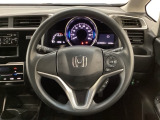 ハンドルにHondaセンシング系のクルーズコントロールやレーンキープアシストなどのスイッチが装備されています。ハンドルから手を離さず安全に操作できます。