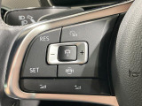 ◆クルーズコントロールにレーダーセンサーを組み合わせ、先行車を測定し設定されたスピードを上限に自動で加減速を行います。一定の車間距離を維持することで、長距離走行でのドライバーの疲労を低減させます。