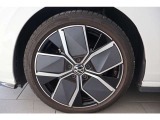 18インチアルミホイールになります。左フロントホイールです。