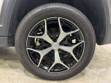弊社では全車両の事前点検整備を行っております。またご納車前に再度点検整備を行い、全国ご自宅前までご納車致します。正規ディーラーならではのクオリティと安心をお届けしております!