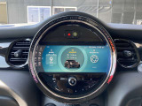 長期にわたる保証を実現。2年間のMINI NEXT保証と延長保証(別途費用)を合わせて最大4年間の保証。万一の故障に長期に備えることができ、ご安心してお乗り頂けます。