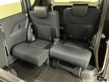 【スライドシート】後席にもスライド機構があることで、細やかに荷室スペースを確保!日常の様々なシーンに対応します♪