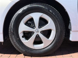 タイヤサイズは195/65R15です。