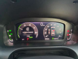 お車の情報を正確に把握できるデジタルメーターです。