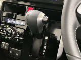 シンプルで使いやすいシフトレバー