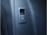 Audi正規ディーラーが高品質をお約束。高度な訓練・教育を受けたAudi専任メカニックが、100項目にもおよぶ精密な点検を実施いたします。すべてをクリアしたAudi車だけが、あなたのお手元に届けられるのです。