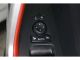 狭い場所も苦になりません。電動格納ドアミラー装備。