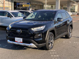 人気カラー:ブラック! 車のデザインがボディカラー【ブラック】によって、一層引き締まってカッコよく見えます!