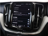 「レーンキーピングエイド」「ステアリングアシスト」「パークアシスト」など枚挙に暇がないボルボの予防安全装備群。その作動状況はワンタッチのガイド表示により一目で確認可能です。