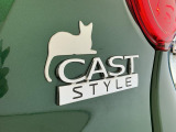 【リアエンブレム(ネコ)】かわいい猫型のエンブレム。ワンポイントのアクセントが、エクステリアの華やかさを一段引き上げます。