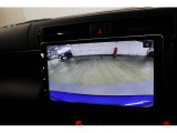 後退時にはナビ画面に後方の映像とアシストラインが表示されます!