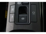 電動パーキングブレーキを搭載。スイッチ操作でパーキングブレーキを作動・解除することが可能ですので、操作の力が不要ですよ♪