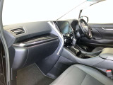 前方の見通しが良いすっきりした視界、誰でも扱いやすく運転できます。疲れにくく安心ドライブを更に快適なものにします!